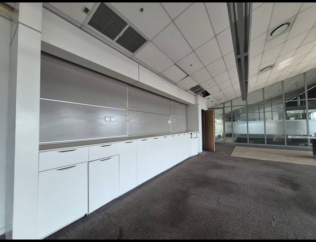 1,789M² OFFICE TO LET IN SANDTON CENTRAL